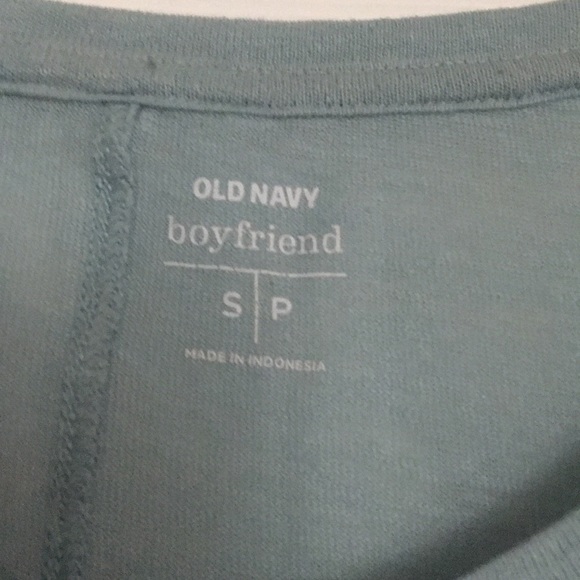old navy boyfriend style shirt - Picture 3 of 4